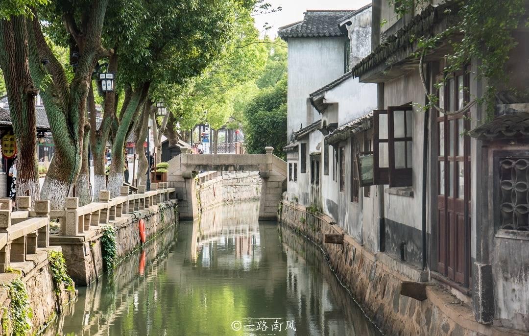 法治护航浙江千万市场经营主体——“加减乘除”，让营商环境优上加优